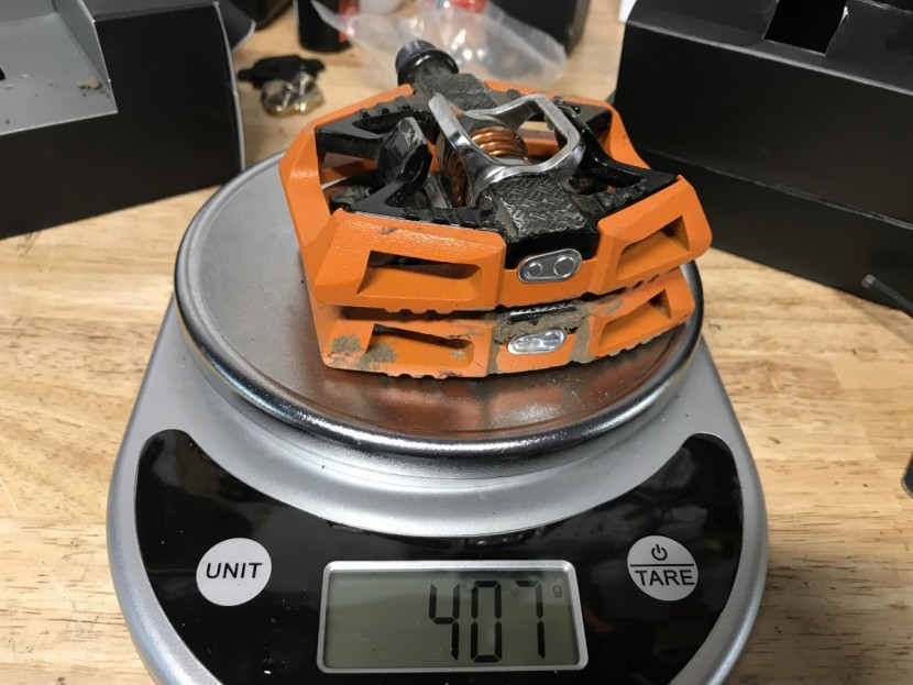 crankbrothers double shot 2 - 406 grams (plus a gram of dirt) the doubleshot 2 are respectably...