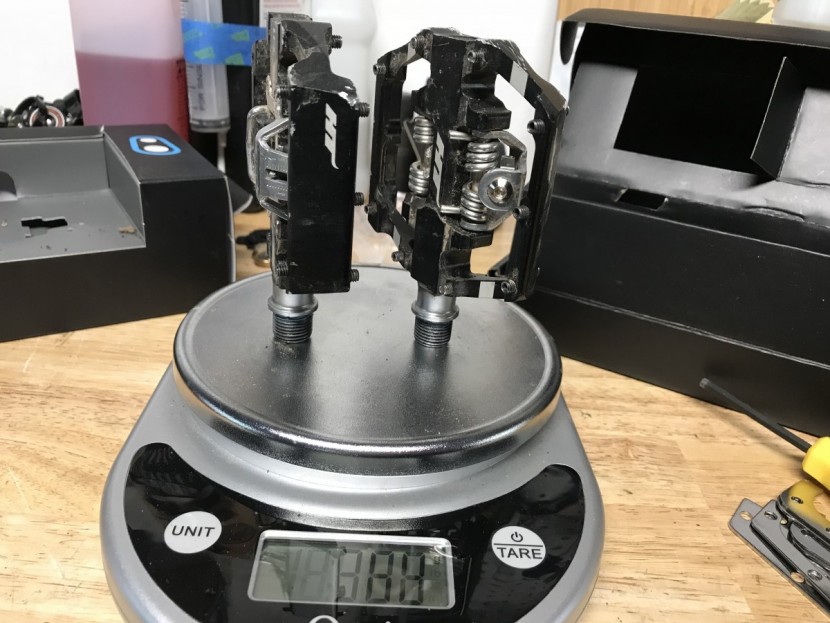 ht components d1 - 388 grams is an impressive weight for a pedal with this size and...