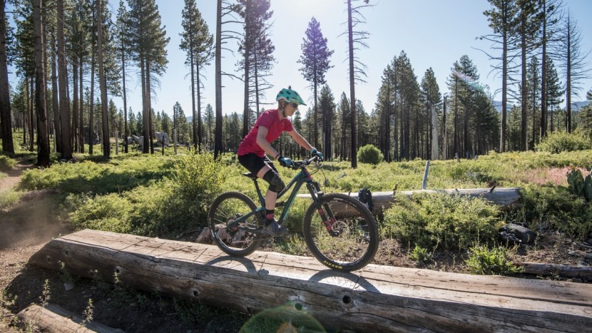 yeti sb5 beti xt/slx 2018 - fun is the name of the game with the beti.