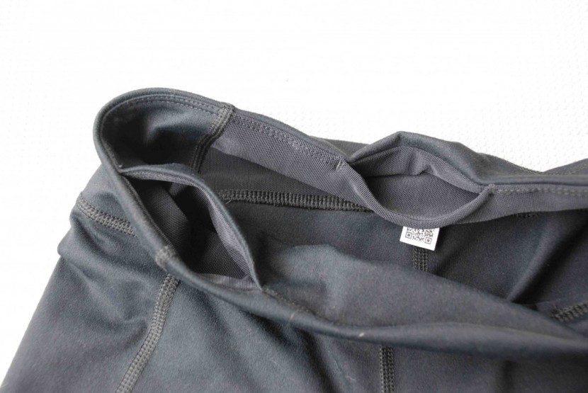 under armour mirror boot cut - two key pockets! considering how we don't like to put anything in...