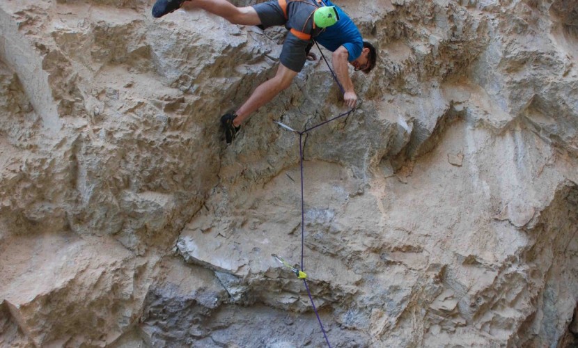 edelrid ohm - once the unit is engaged, you need to shake it a little to get it to...