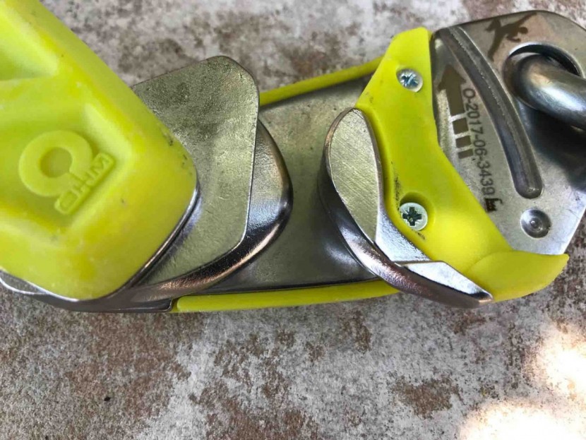 edelrid ohm - the inside of the ohm. no teeth or moving parts, just the change in...