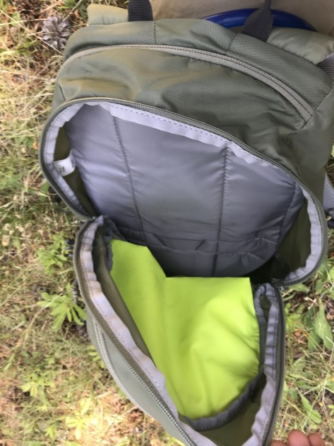 camelbak cloud walker 18 - a large main compartment provides the majority of storage.