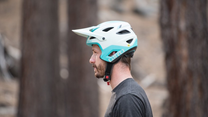 the visor is definitely goofy looking in trail mode. that said...