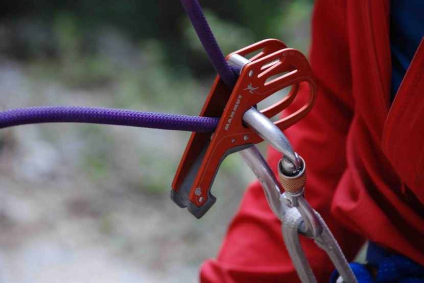 mammut smart 2.0 - the bite on the smart is secure and created by the device pinching...