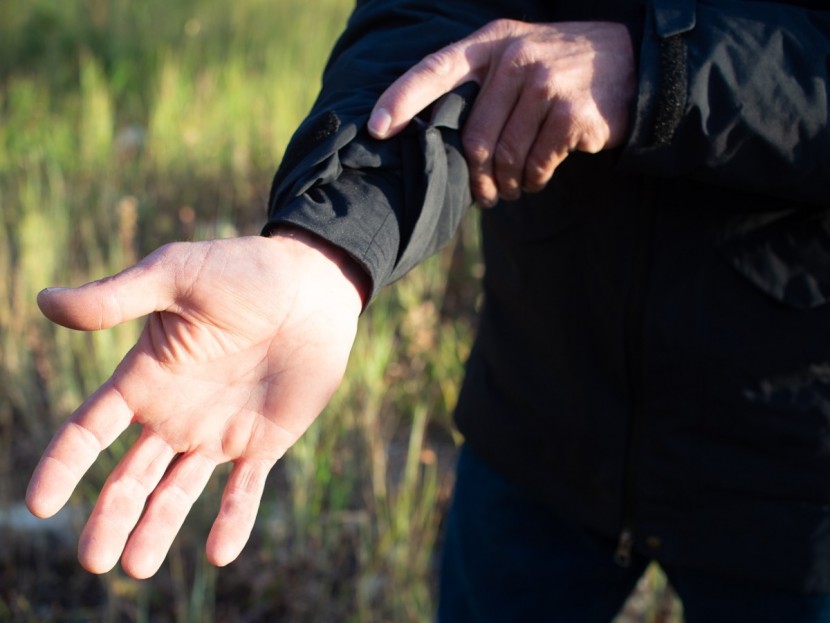 haglofs torsang parka - haglofs equips the torsang with soft inner cuffs and velcroed outer.