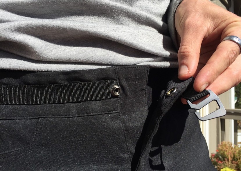 fox racing ranger cargo - the "fox link" closure pulls tension evenly around the waist and...