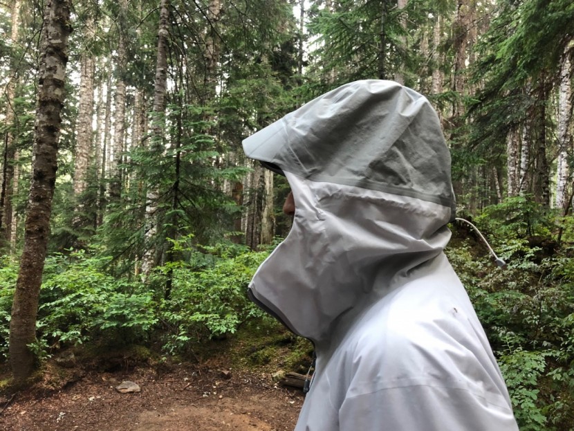 mountain hardwear quasar lite ii - all of our testers loved the large and easy to adjust hood; it fit...
