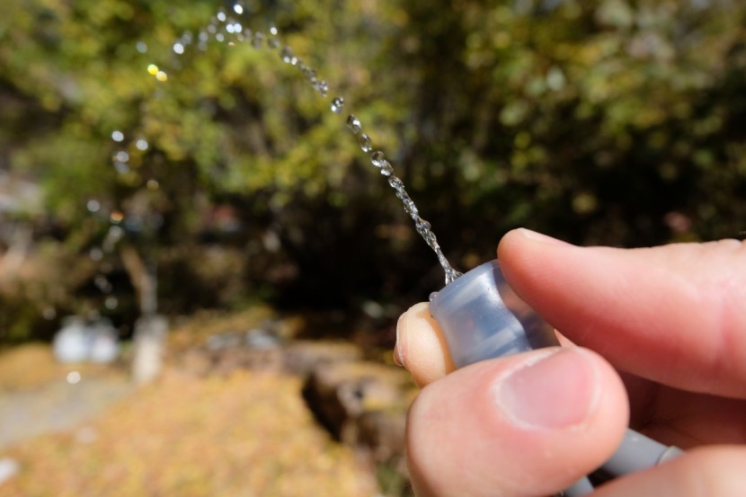 nathan hpl #020 - even with light pressure the bite valve will open. this is a plus...