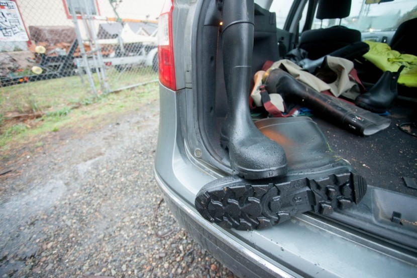 servus ct safety - these would be a great cheap pair of boots with an umbrella to keep...