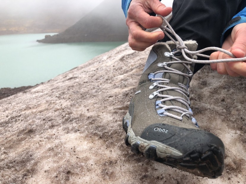 oboz bridger 7" insulated waterproof - with two lace hooks above the eyelets, it takes a little work to get...