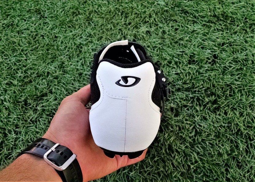 giro apeckx ii - giro does a good job of minimizing the exposed seams and reinforces...