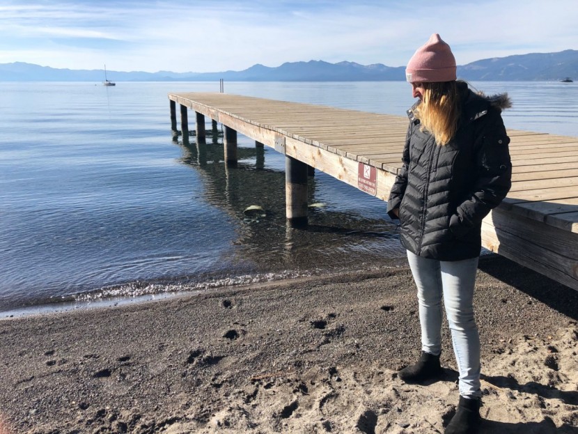 eddie bauer women's sun valley down jacket - stylish, form-fitting, water-resistant, and it won't break the bank...