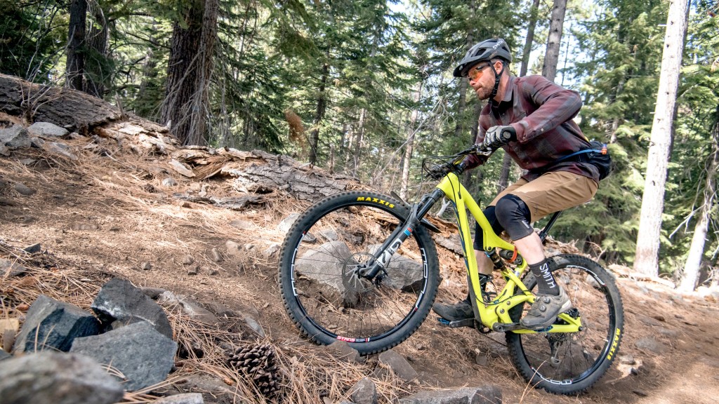 stan's no tubes flow mk3 wheelset - with a reasonable weight, the flow mk3 won't slow you down.