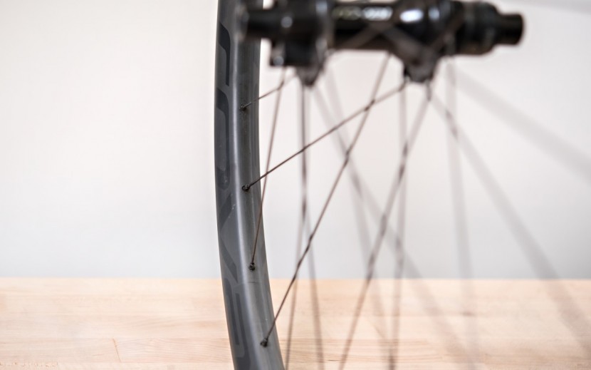 roval traverse carbon wheelset - the roval traverse wheels have a more traditional symmetrical rim...