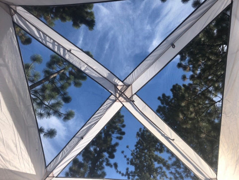 a nearly full-mesh ceiling provides excellent venting as well as a...