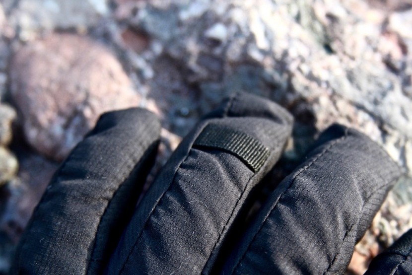 rei co-op gauntlet gtx for women - a look at the carabiner loop on the finger. while it's a nice...