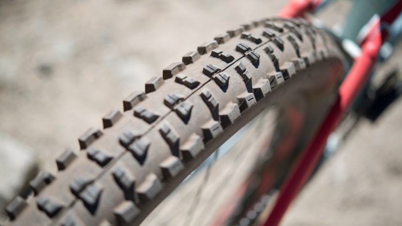 high roller ii 2.4" wt in the rear.