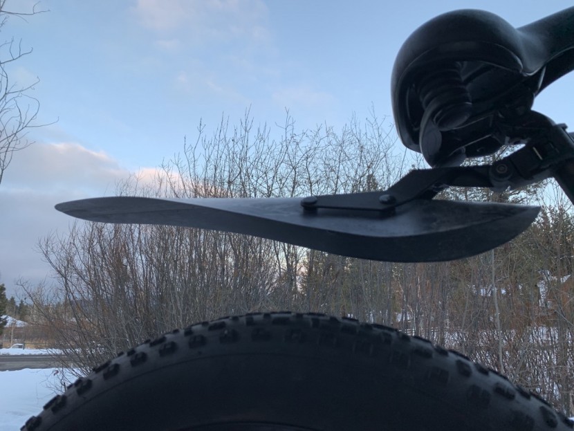 the mud shovel cover about 1/6th of the wheel. not perfect, but it...