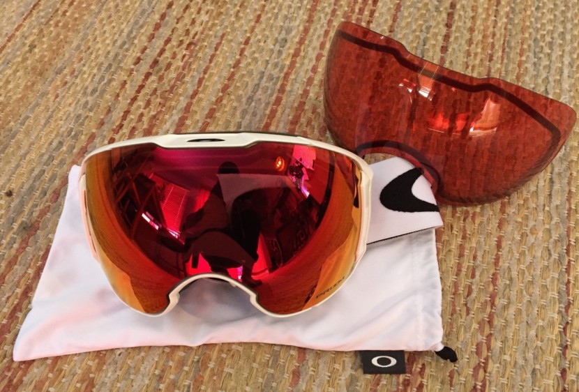 oakley airbrake xl - the airbrake xl comes with 2 quality prizm lenses for varying light...