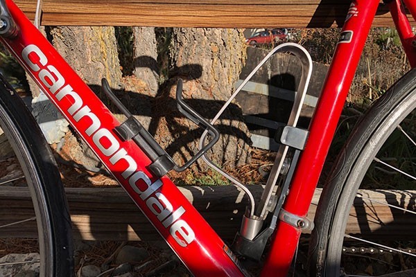 tigr mini - this shows another angle of the lock mounted directly to the bike.