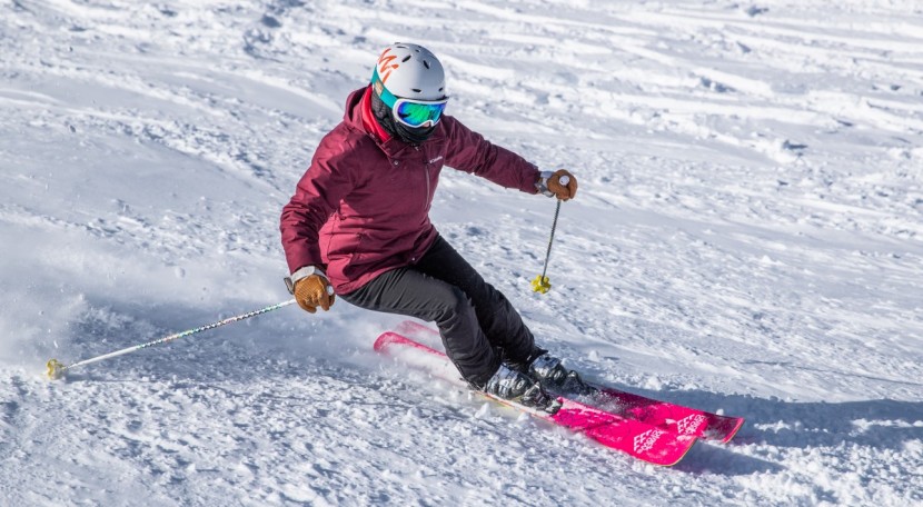 black crows camox birdie - the camox birdie is trickier to carve because it's difficult to flex...