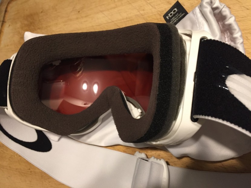 oakley airbrake xl - nice soft triple layer face foam, a nice shape, a super wide strap...