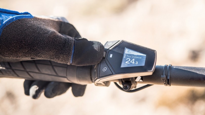 bulls e-stream evo am 4 - the control unit has pretty good ergonomics, an easy to read...