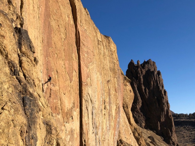 locking carabiner - rappelling is a situation where a locking carabiner is a must, and...