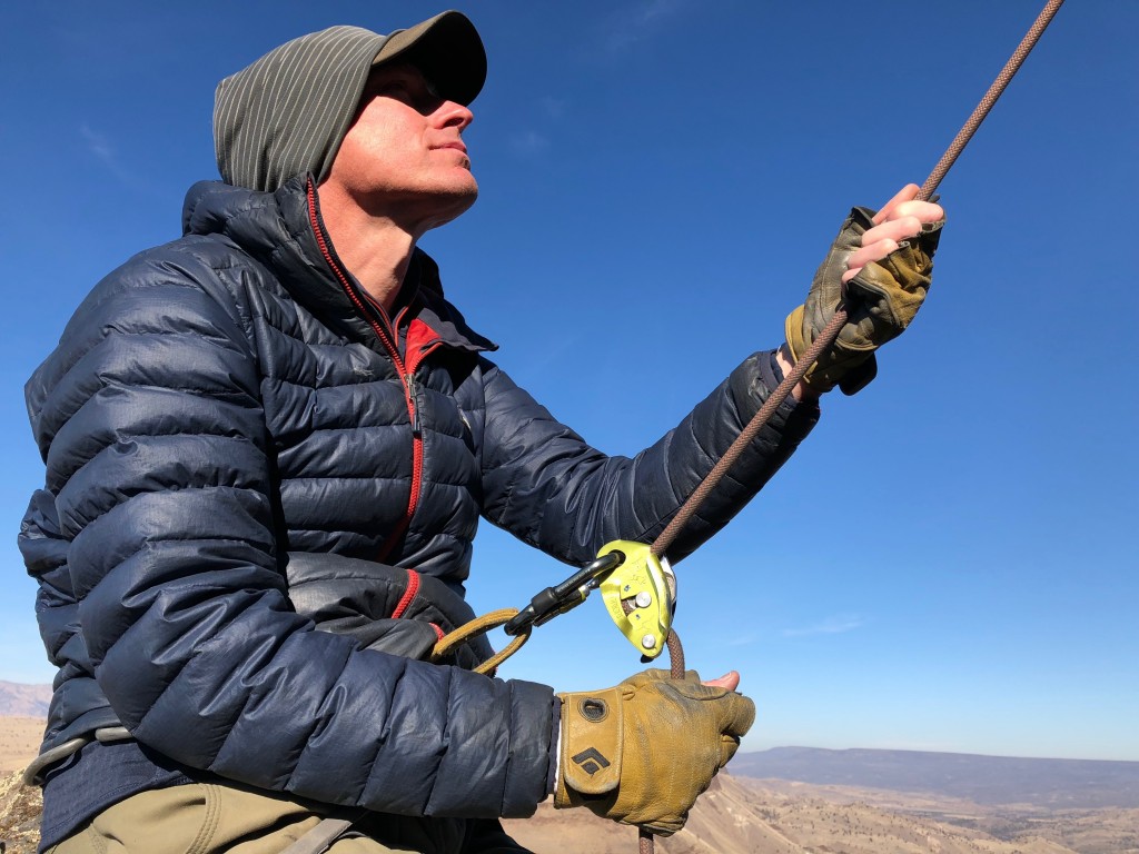 dmm belay master 2 - the belay master 2 is a belay locker with a screw gate and plastic...