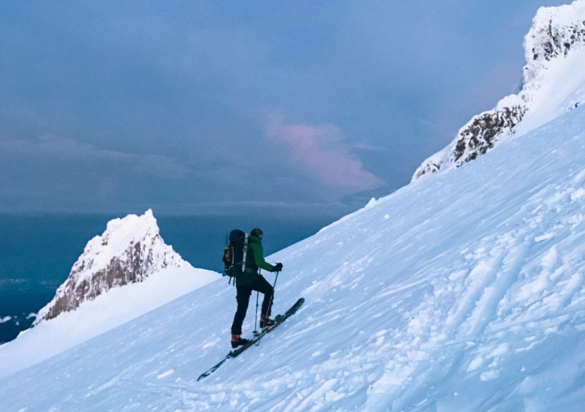 rei co-op merino midweight bottoms - good versatility breathing well on the uphill and keeping you warm...