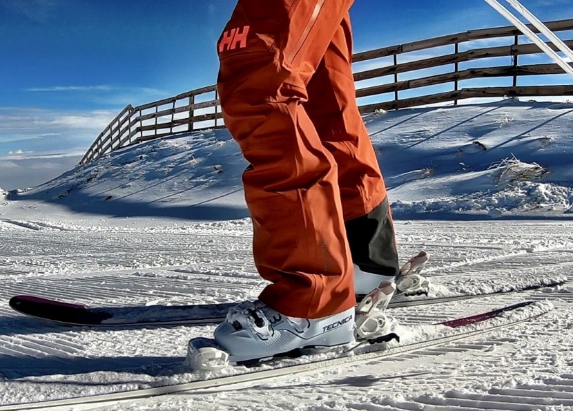 tecnica mach1 105  lv for women - this beautiful boot is not lacking in features!