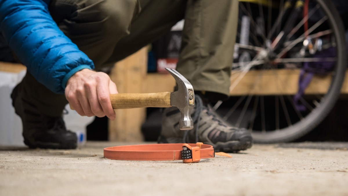 OTTO DesignWorks Ottolock Cinch Review (If a thief can position this lock against a hard surface or the pavement, it doesn't take more than 25-30 hammer...)