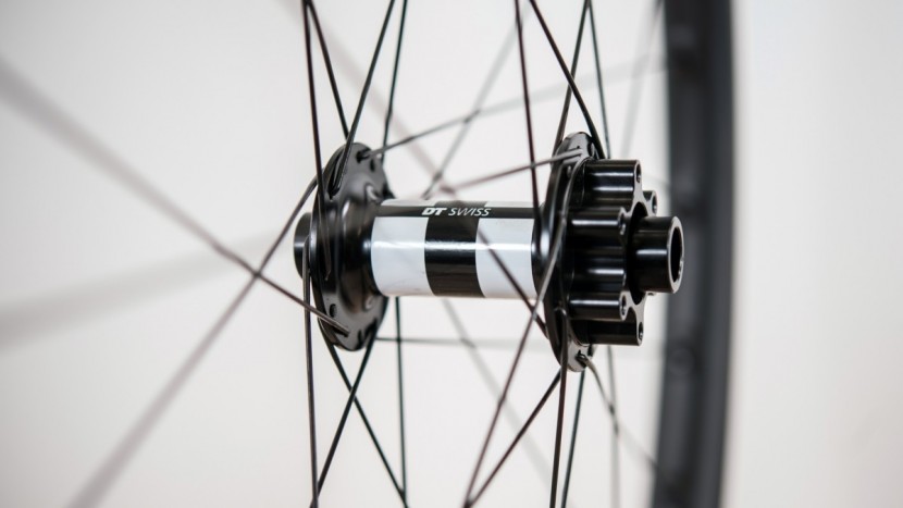 santa cruz reserve 30 carbon wheelset - the dt 350 hub has a proven track record and a history of reliability.
