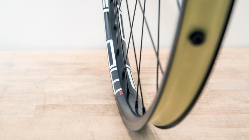 stan's no tubes flow mk3 wheelset - the flow mk3 rim has a unique profile and shallow 16mm depth.