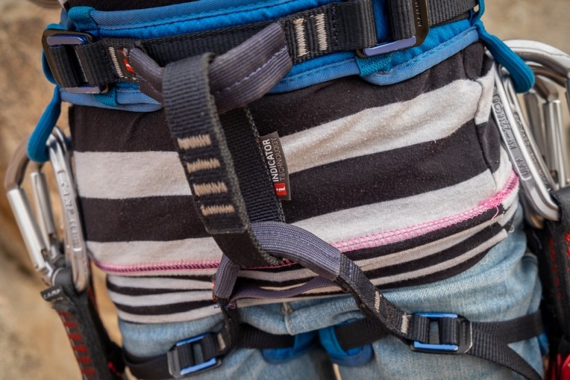 climbing harness kids - abrasion resistant tie in points and wear indicator in the belay...