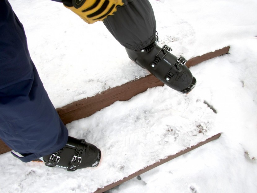 flylow chemical pant - the baggy cuffs of the flylow chemical offer refreshing boot...