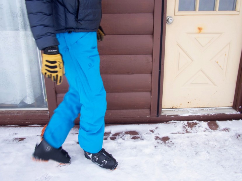 salomon chill out bib - the cut and look of the chill out is close and decidedly "euro".