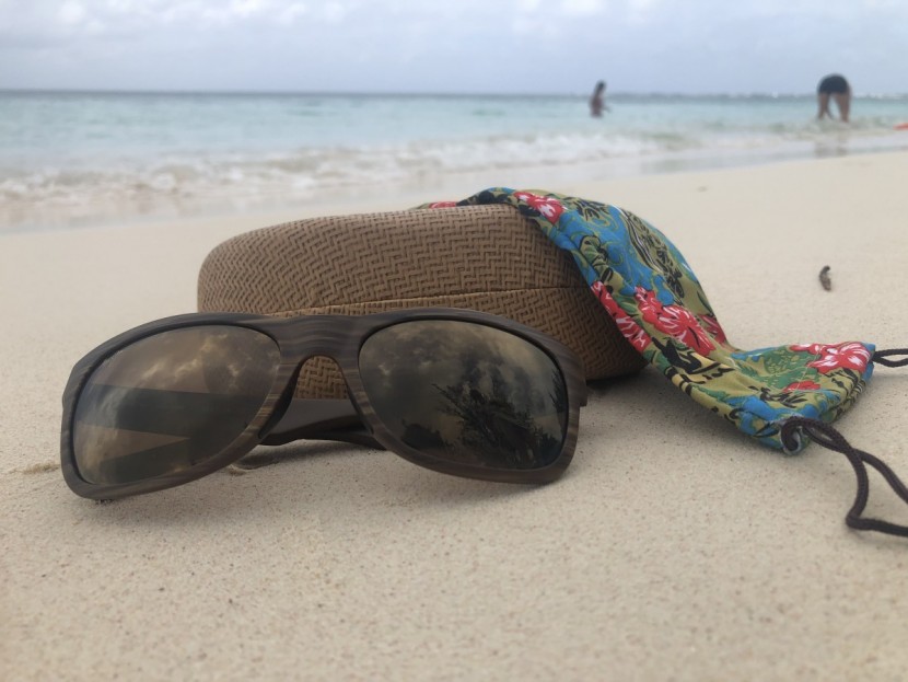 maui jim kahi - the maui jim case combo helps keep your kahis protected and clean.