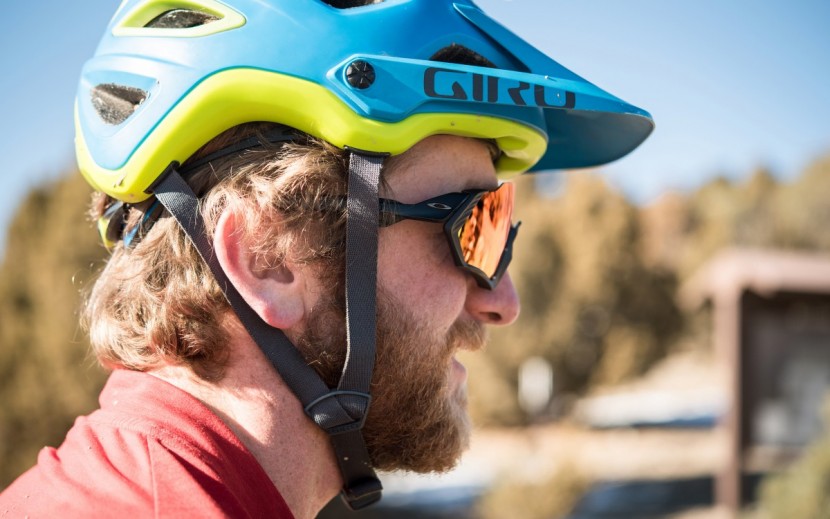 oakley flight jacket - the unique frame design of the flight jacket has a frameless upper...