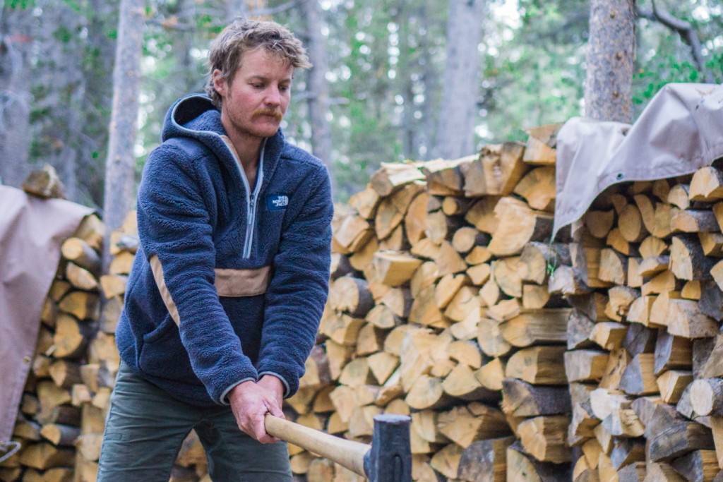 the north face campshire hoodie - the campshire is perfect for hanging around the campsite relaxing or...