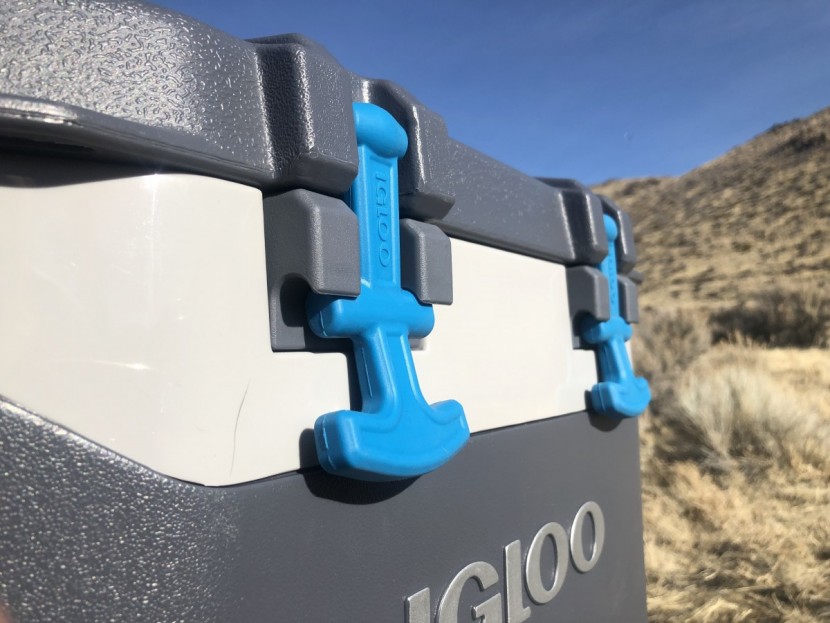 igloo bmx 25 - the pliable latches on the bmx 25 are a bit softer than many of the...
