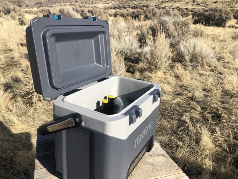 igloo bmx 25 - the depth of the igloo allows adequate space for a variety of drink...