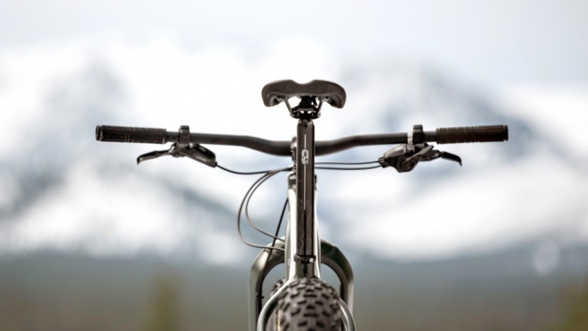 cannondale fat caad 2 - the fat caad has a decent cockpit setup but testers weren't thrilled...