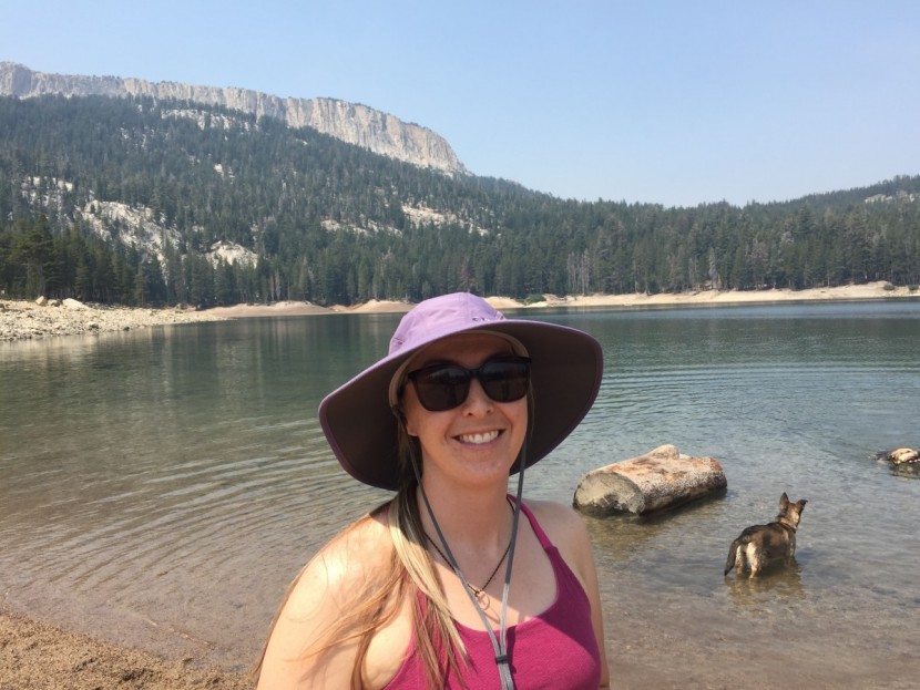 outdoor research oasis sun sombrero for women - the sun sombrero is a great choice for activities like sunny dog...