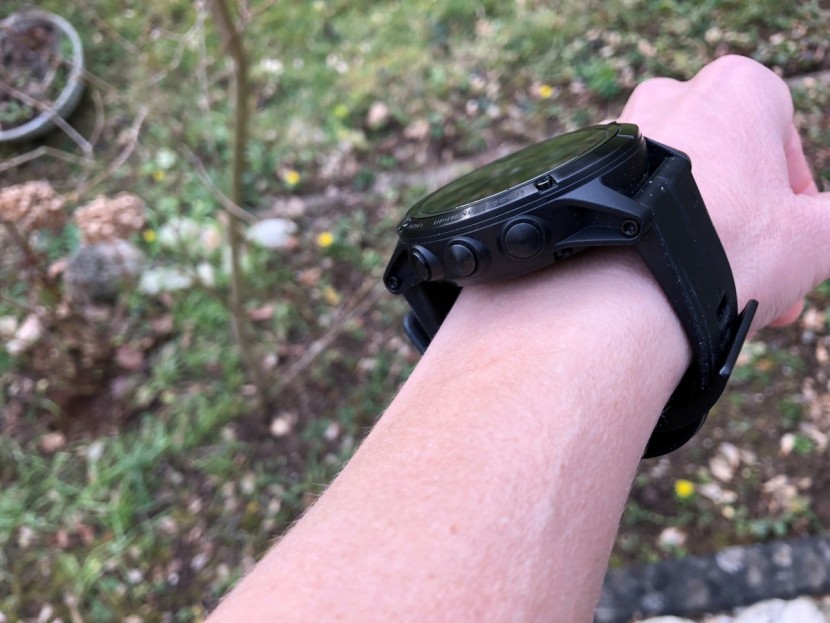 garmin fenix 5x plus sapphire - the fenix 5x sapphire is a beast on the wrist but can be cinched...