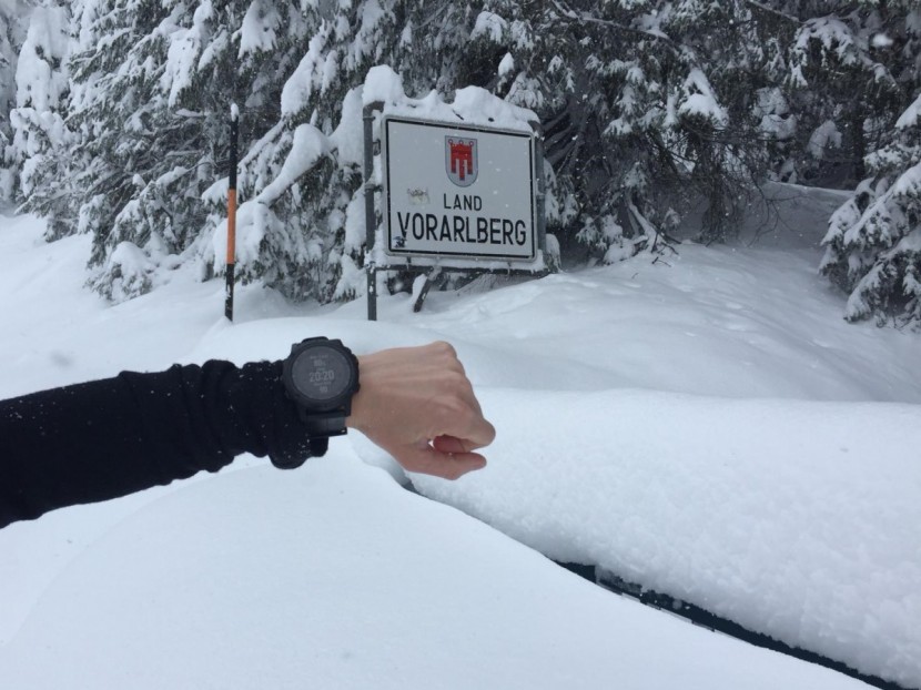 garmin fenix 5x plus sapphire - no battery troubles in the cold of the austrian alps.