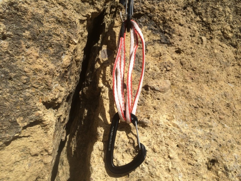 mammut contact dyneema - as you can see, the thin strands of sling rarely overlap in the...