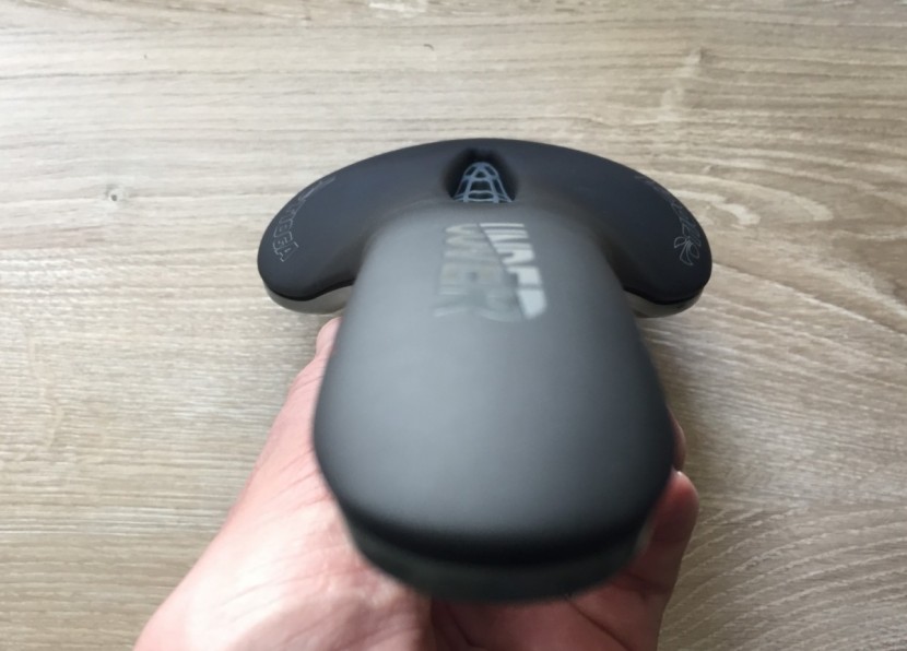 tioga undercover stratum ti - the curved profile of this saddle keeps your weight on your sit...