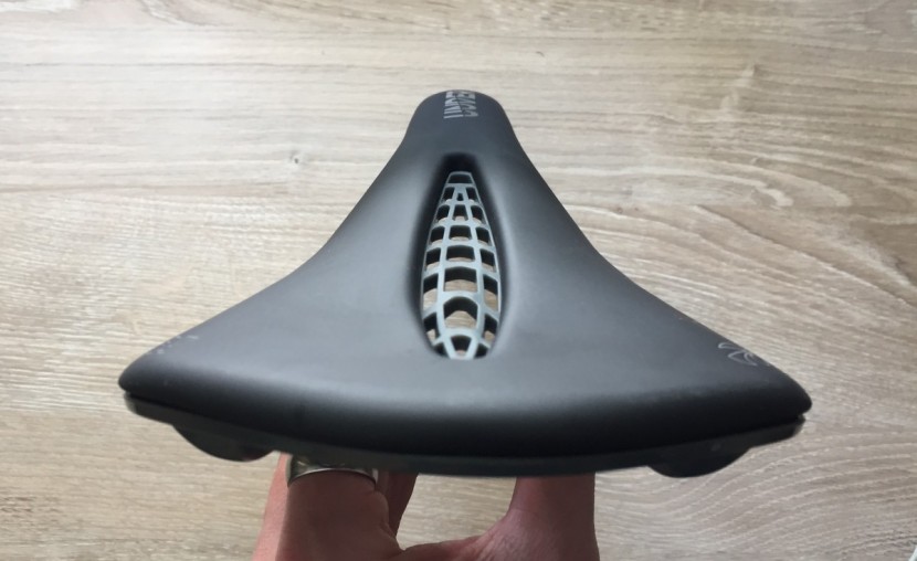 tioga undercover stratum ti - it has a clean, seamless construction, but as you can see there are...